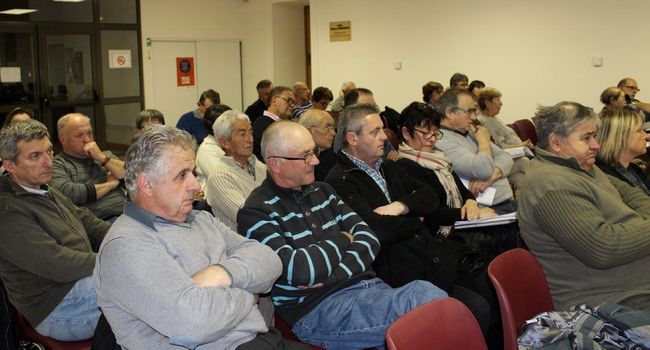 La fusion des cinq communautés de communes et l'avenir de la trésorerie inquiètent les délégués communautaires. / Photo DDM