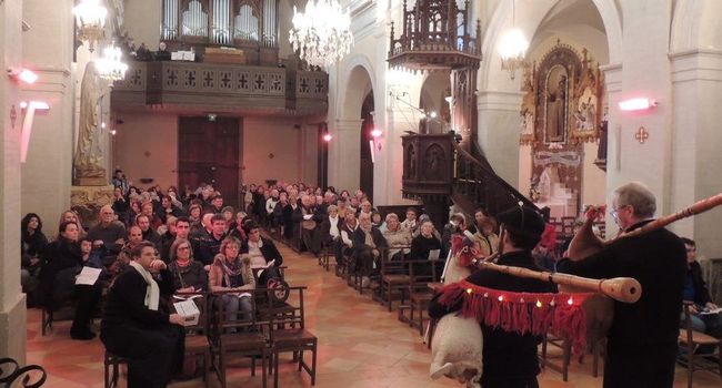 Le public a pu redécouvrir ces instruments oubliés et se remémorer chants et mélodies qui ont traversé le temps.