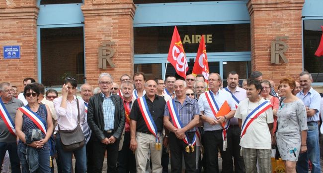 Syndicats et élus avaient manifesté ensemble contre la fermeture/ Photo DDM Y.C-S