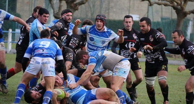 Toute l'âpreté du combat entre l'Islois et Foyens./Photo DDM, Catherine Magnoac.