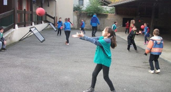 Depuis novembre dernier, les élèves des écoles des cycles 2 et 3 ont pu s'initier à ce sport. /Photo DDM